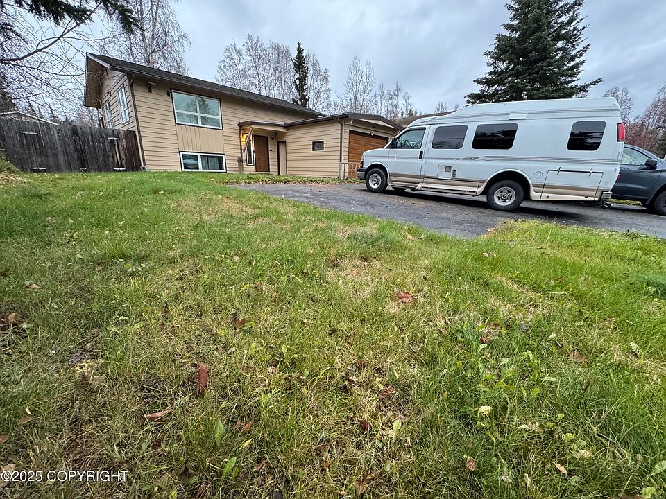 2nd image of 1749 Skilak Cir