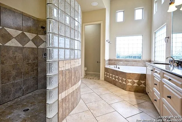 1159 Legacy Dr — Photo 21