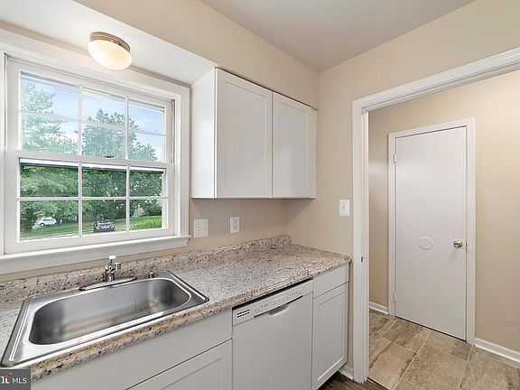 4th image of 77 Institute Ln
