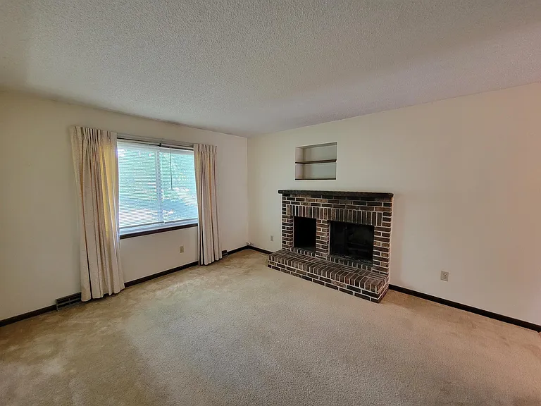 510 Barnett Dr — Photo 6