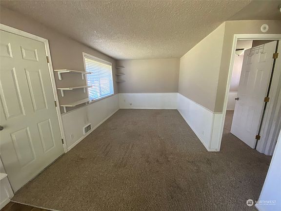 3rd image of 17218 114th Place NE