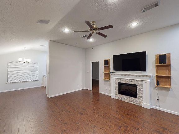 2nd image of 90 S Cobble Hill Pl