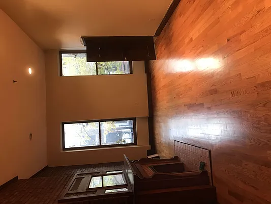 Rented by PLUSH REALTY Inc | media 15