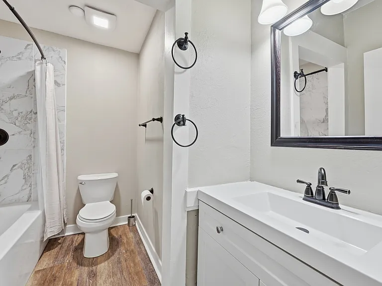 401 Rose St #1 — Photo 5