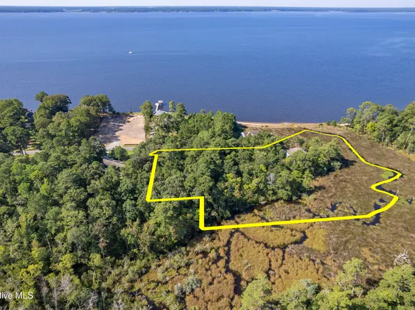 452 Indian Bluff Drive, Arapahoe, NC 28510