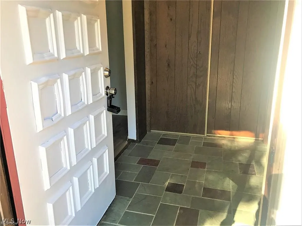 Building Photo - 22410 Rock Creek Cir