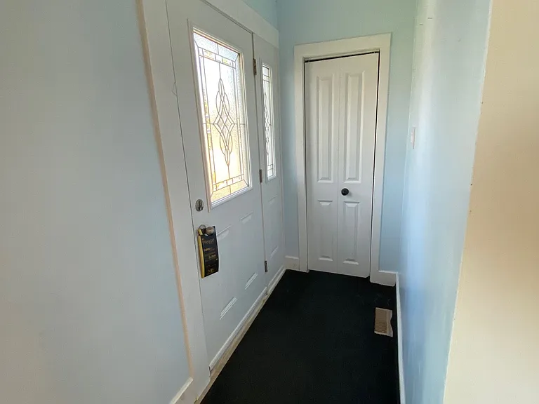 112 Walter Ave #MAIN — Photo 2