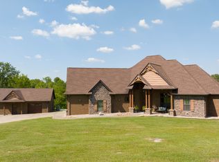 1015 Lakewood Dr, Gallatin, TN 37066