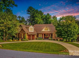 7789 Turnberry Ln, Stanley, NC 28164