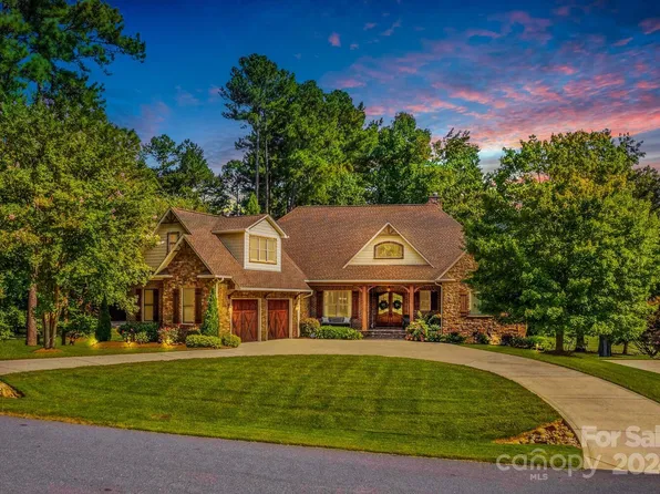 7789 Turnberry Ln, Stanley, NC 28164