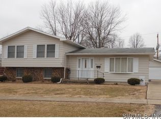 708 2nd St, Gillespie, IL 62033