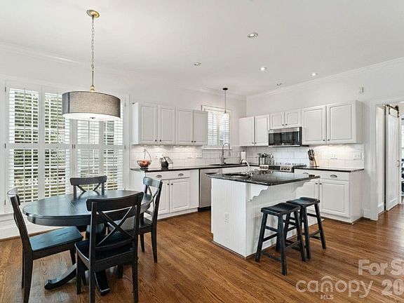 5th image of 7619 Treyford Ln