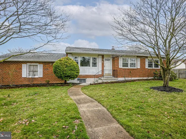 5 Greenbridge Dr, Newark, DE 19713