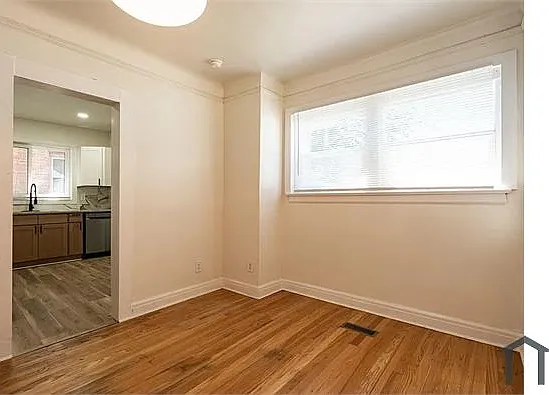 4901 Cortland St — Photo 2
