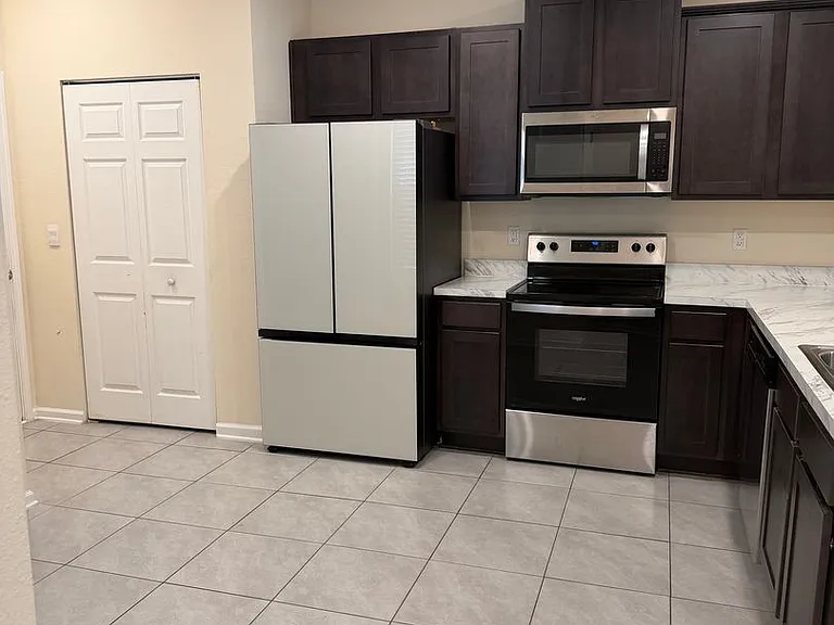 917 Observatory Pkwy — Photo 1