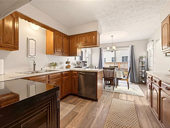 4th image of 35 Sleepy Holw