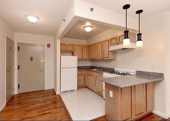 4th image of 42 Hilton Ave Hempstead Ny 11550 #6
