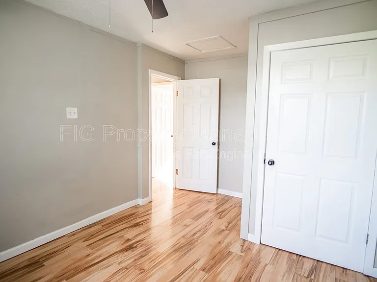 1416 Chicago Ave NE — Photo 9