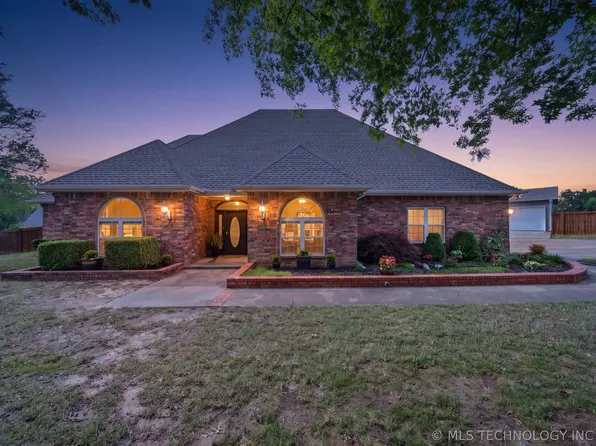 1706 S Kings Rd, Okmulgee, OK 74447