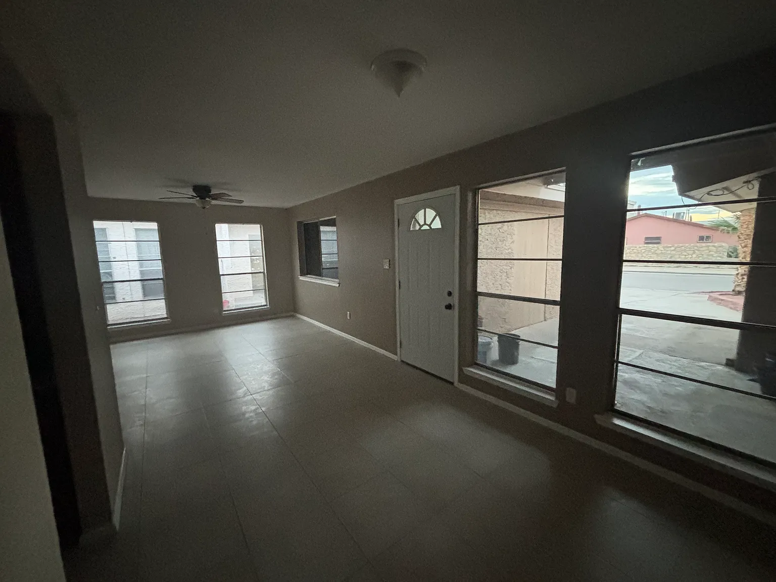 3 bed, 1200 sqft, $1,300 — Photo 3