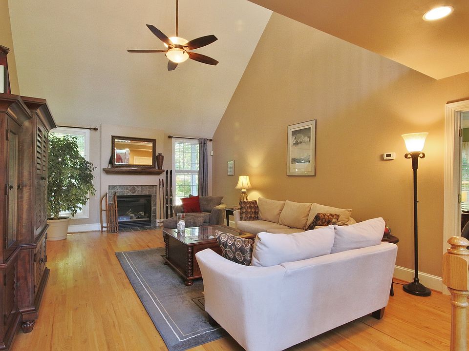 1st image of 139 Harborcrest Ln