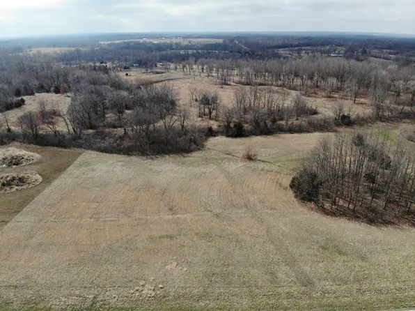 21 Cessna Dr, Holt, MO 64048