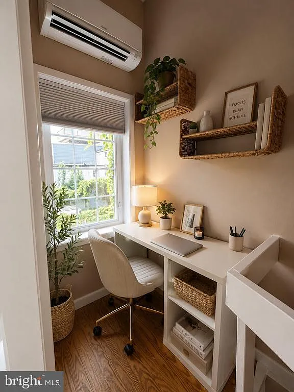 1 bed, 572 sqft, $1,500 — Photo 3