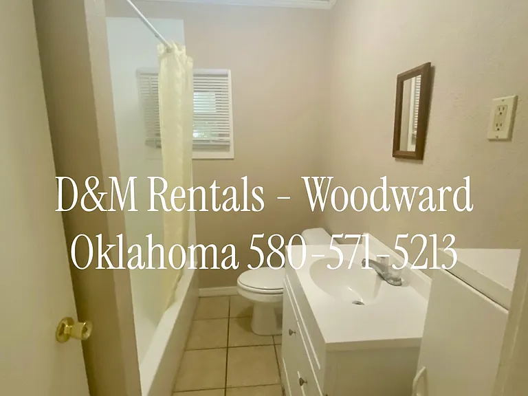 1203 Texas St #E — Photo 7