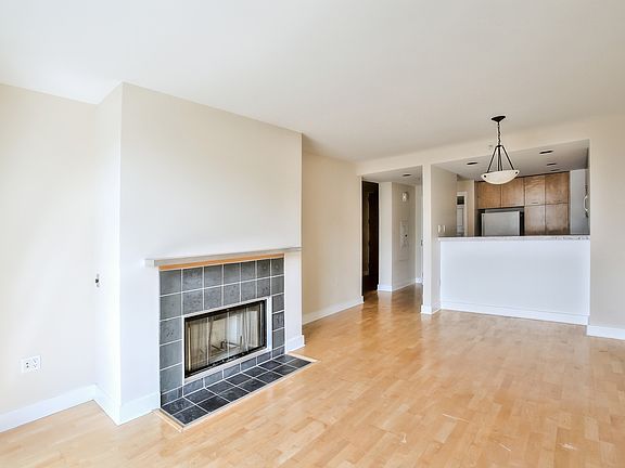 5th image of 2230 Mason St APT 402