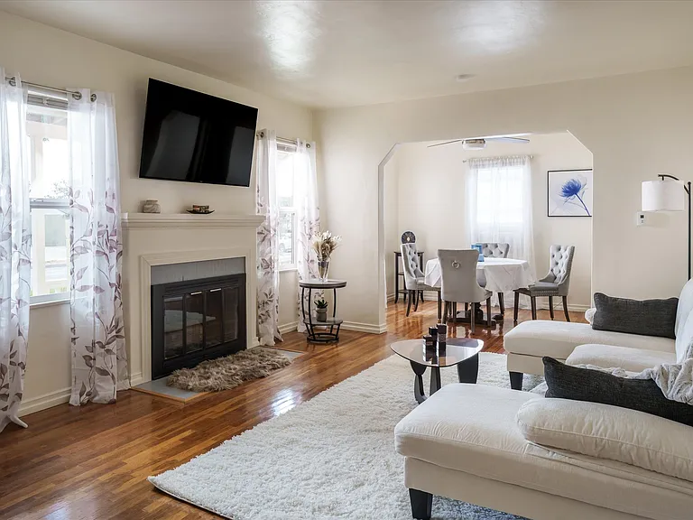 1527 N Avon St — Photo 11