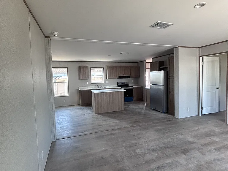 7480 SE Eagle Ave — Photo 5