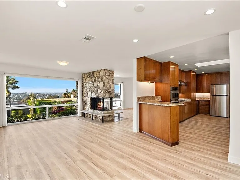 312 Avenida Atezada — Photo 2