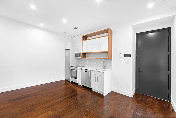 Rented by East Williamsburg Realty Inc | media 4