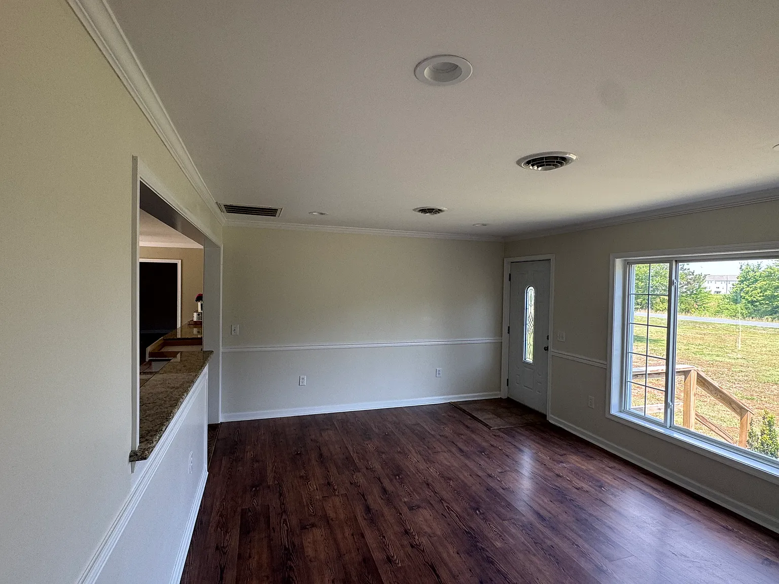 3 bed, 1792 sqft, $2,000 — Photo 3