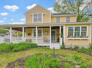 35 Grace Mdws, East Taunton, MA 02718