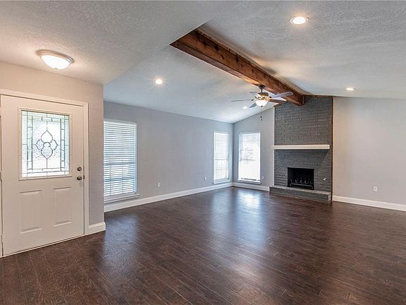 2nd image of 2150 Swallow Ln