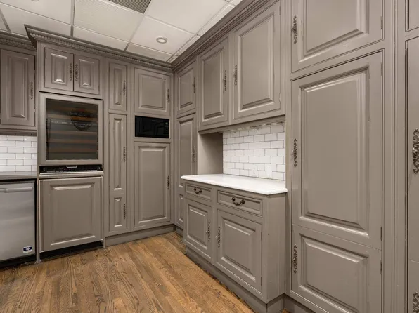 243 East 17th Street image 9 of 43