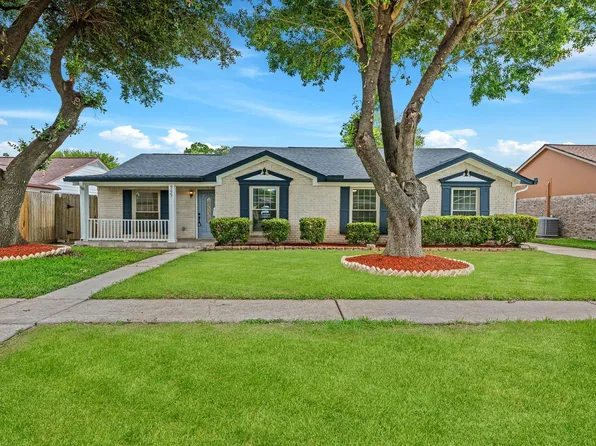9227 Vickijohn Dr, Houston, TX 77031