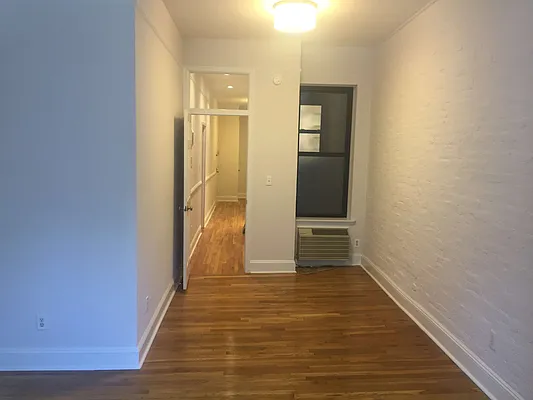 Rented by Metropolis Real Estate of Manhattan | media 39