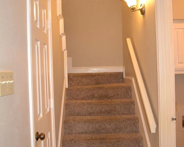 404 Benjamin St — Photo 23