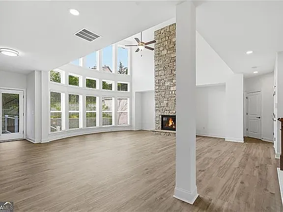 5 bed, 3630 sqft, $3,500 — Photo 3