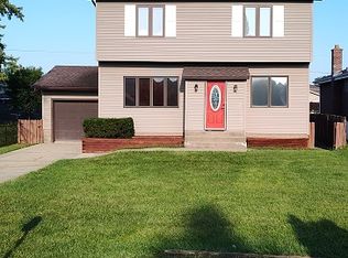10525 S 83rd Ave, Palos Hills, IL 60465