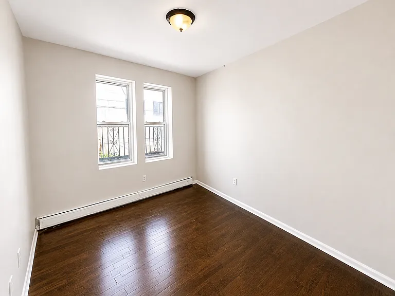 398-400 S 15th St #201 — Photo 10