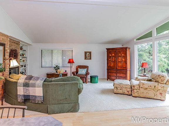 3rd image of 944 Bellclaire Ave SE