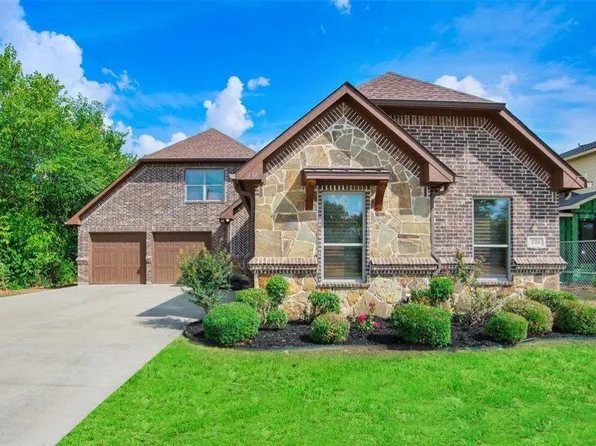 236 N Starnes St, Grapevine, TX 76051