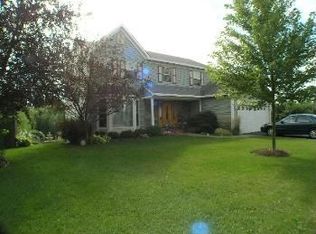 21 Ivanhoe Ln, Cary, IL 60013