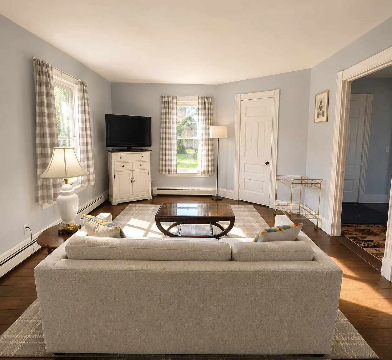 2 bed, 1.0 bath, 900 sqft, $2,400 — Photo 3