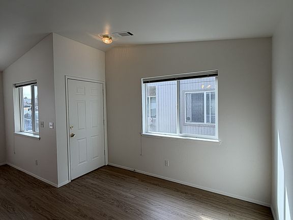 2nd image of 850 NE Savannah Dr #3