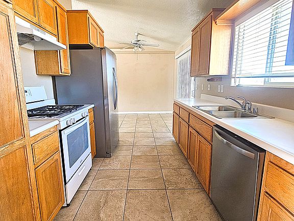 5th image of 8221 E Ave