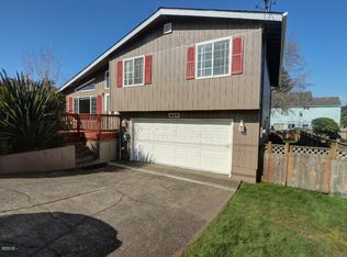 425 NE 8th St, Newport, OR